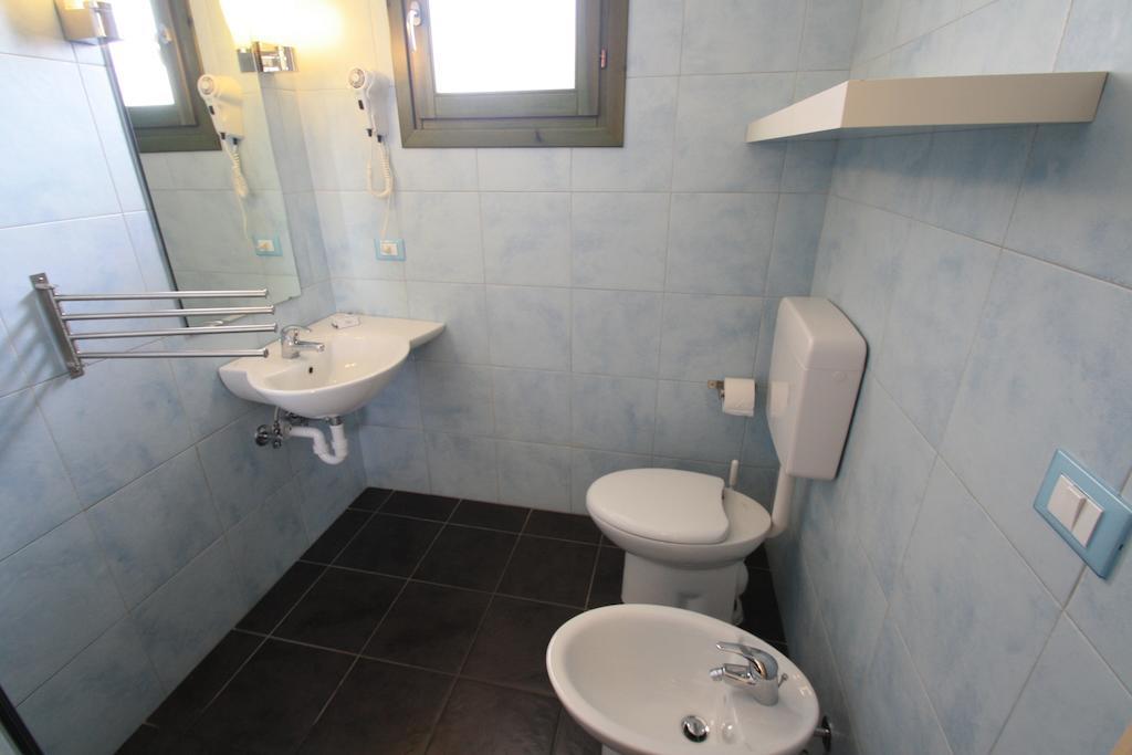 Villa Albaluisa Bibione Szoba fotó